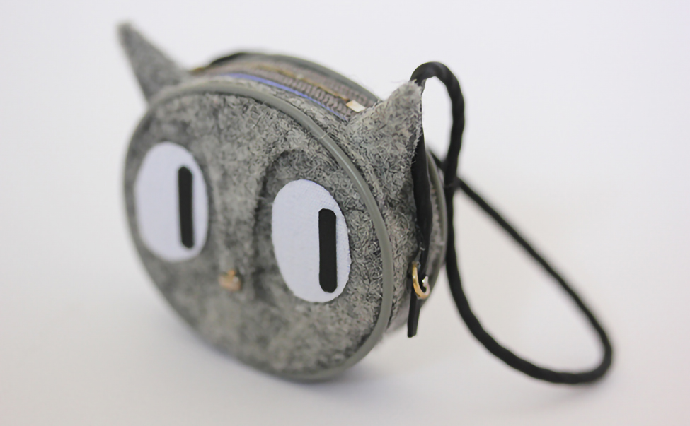 Miniature cat handbag accessory for a stop motion puppet